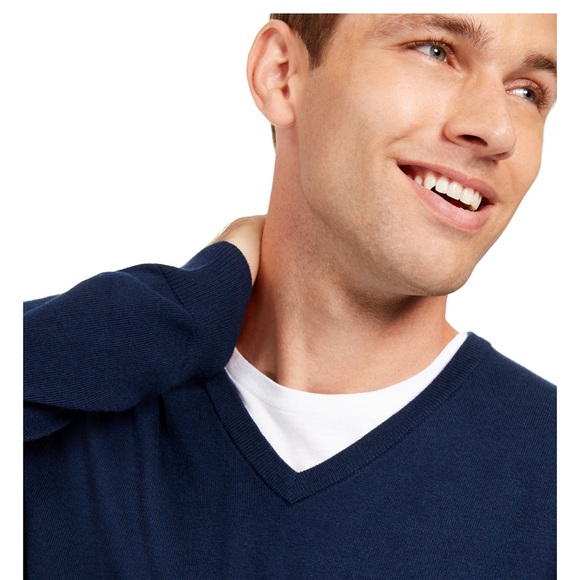 Alfani SOLID V-NECK sweater - Picture 4 of 5